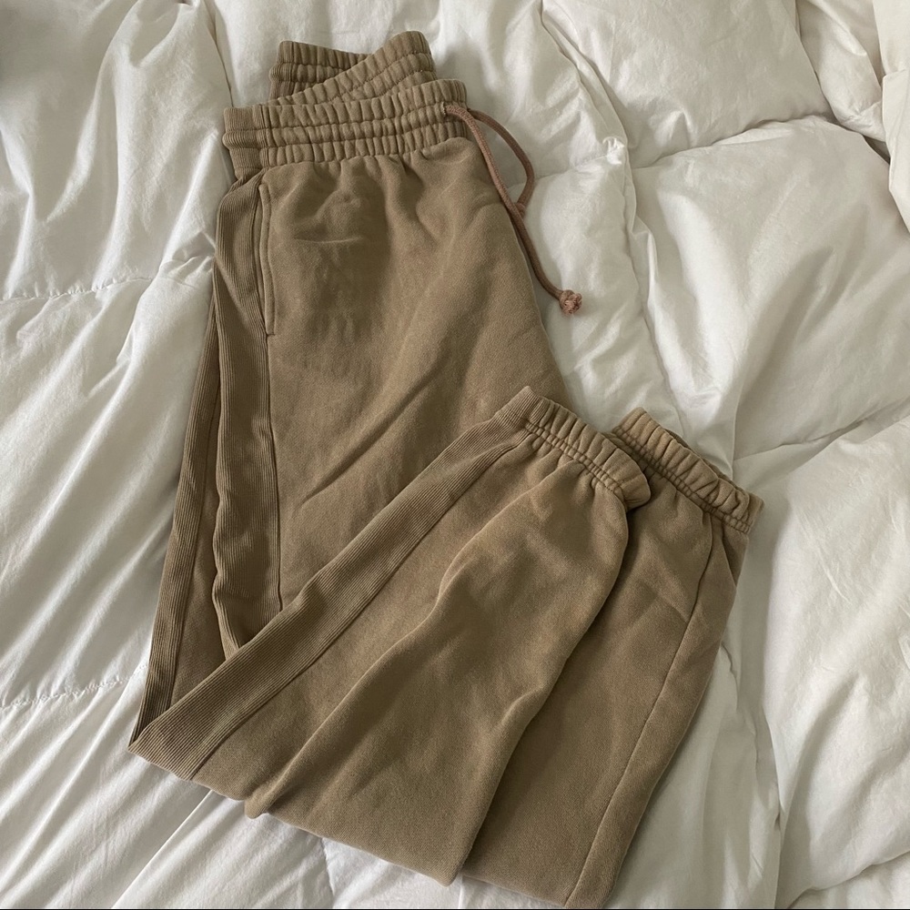 aritzia khaki cozy af sweatpants